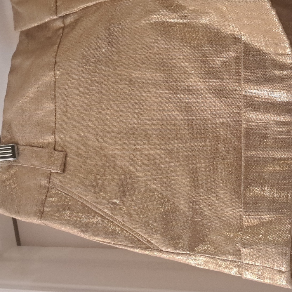 Alice +Olivia Beautiful Gold Linen/Cotton Blend cuffed shorts sz8 Like New - Picture 2 of 8